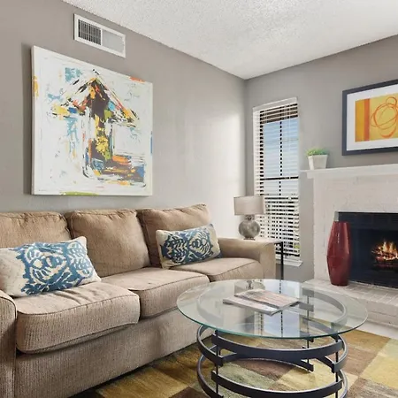 One Bed One Bath Affordable Apt With Balcony